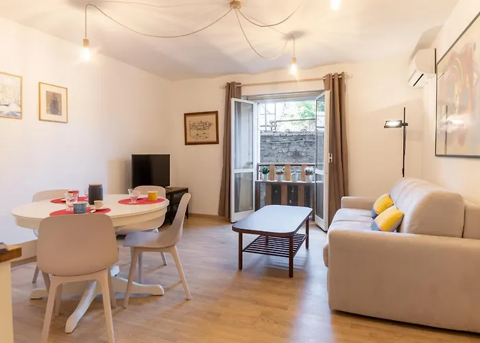 Domus Domi Barberini Sq. Apartment