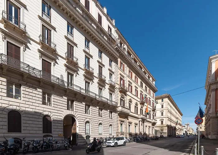 Domus Domi Barberini Sq. Apartment *